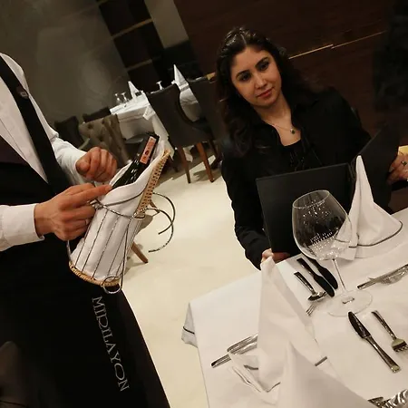 Mirilayon - Old Town Hotel