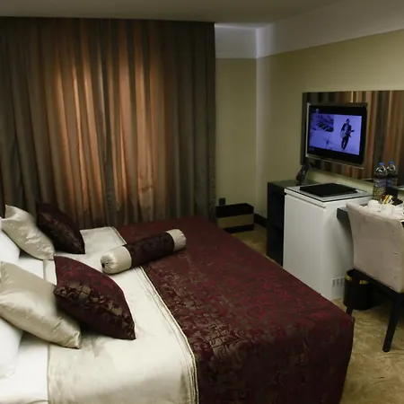 Mirilayon - Old Town Hotel