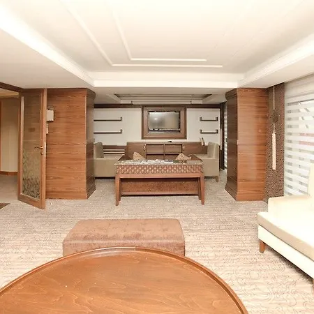 Mirilayon - Old Town 4*