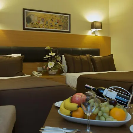 Hotell Mirilayon - Old Town 4*