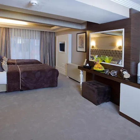 Mirilayon - Old Town Hotell 4*