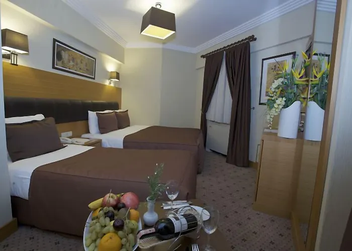 Mirilayon - Old Town Hotel