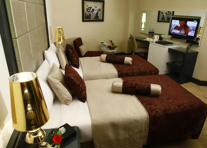 Mirilayon - Old Town 4*