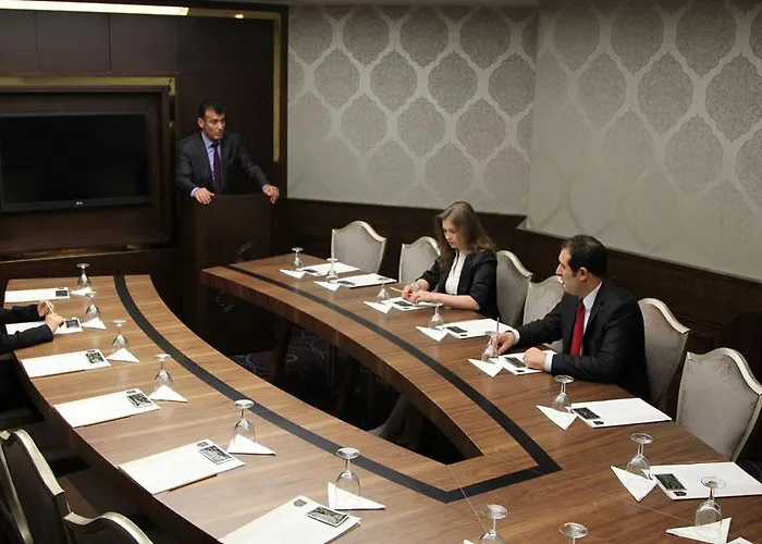 Mirilayon - Old Town 4*